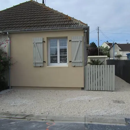 Holiday home La Maison Sable - Chaleureuse Familiale Avec Jardin-300m De La Ouistreham